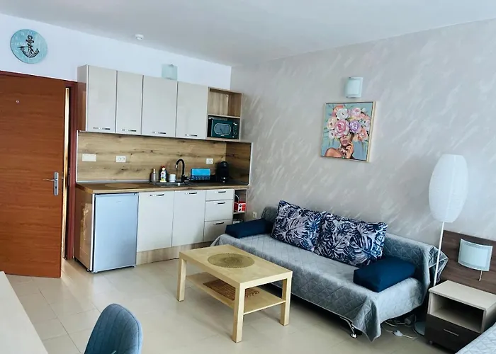 Esperanto 403 Large Sunny Апартаменти *